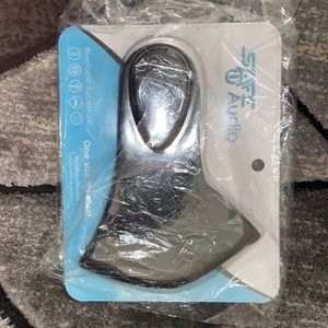 Black face mask with Bluetooth